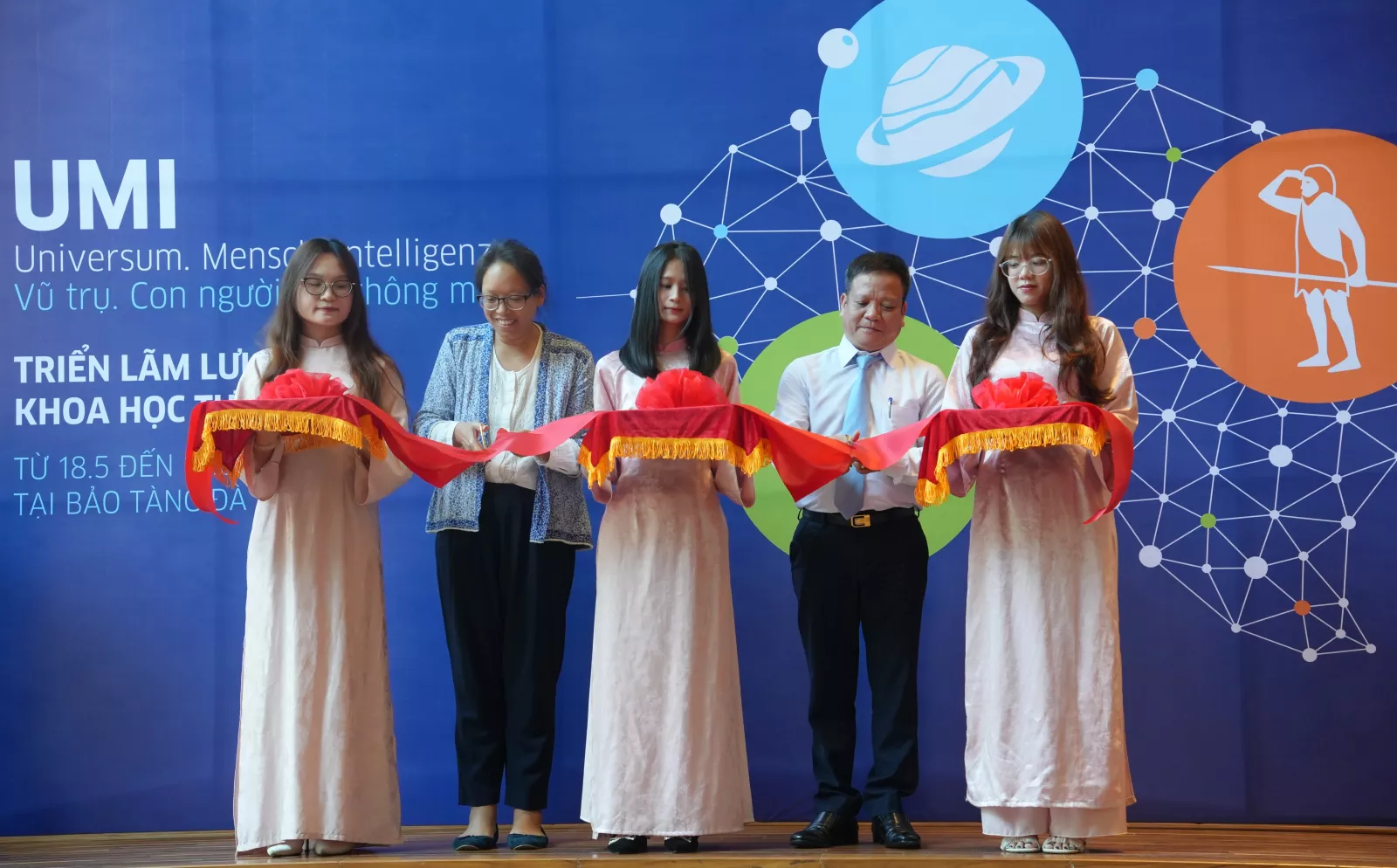 Triển lãm khoa học “Vũ trụ - Con người - Trí thông minh” (UMI)