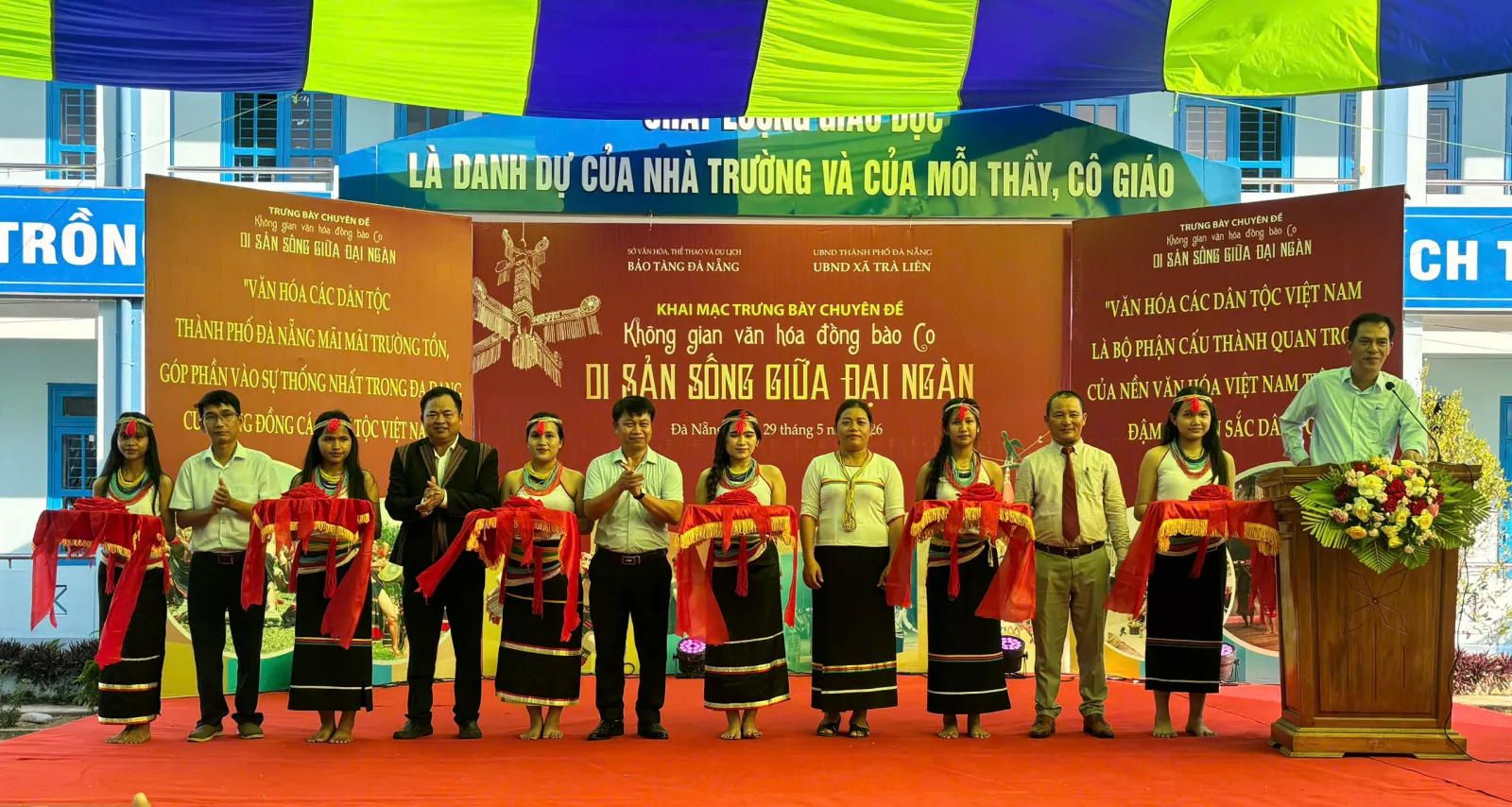 Trưng bày chuyên đề “Không gian văn hóa đồng bào Co – Di sản sống giữa đại ngàn”